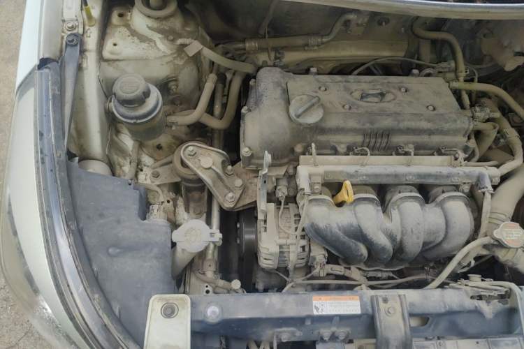 Used Hyundai Verna (older generation) 2014 1.4L Manual Smart GLS Trim Engine Bay Right