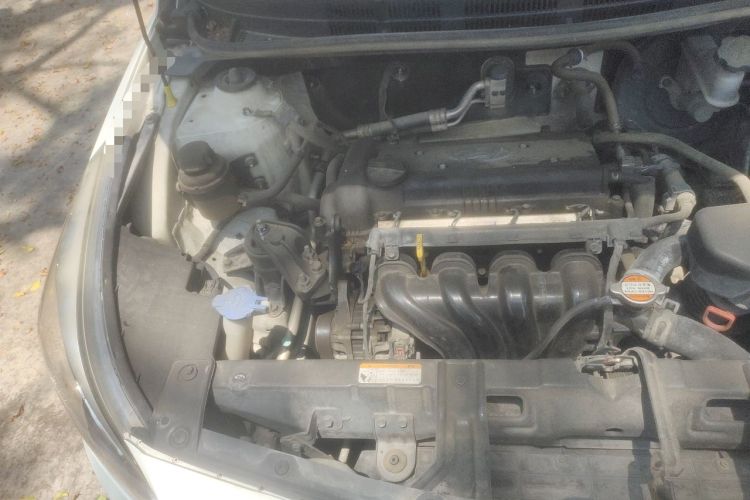 Used Hyundai Verna (older generation) 2014 1.4L Automatic Leading-Edge GLX Engine Bay Right