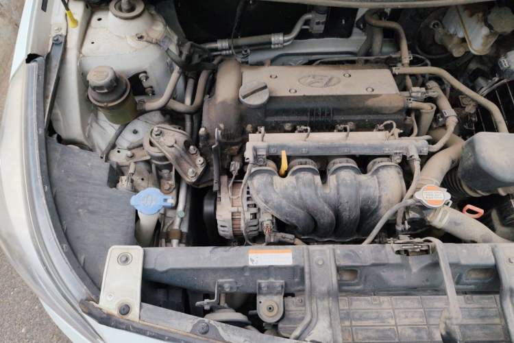 Used Hyundai Verna (older generation) 2014 1.4L Automatic Smart GLS Engine Bay Right