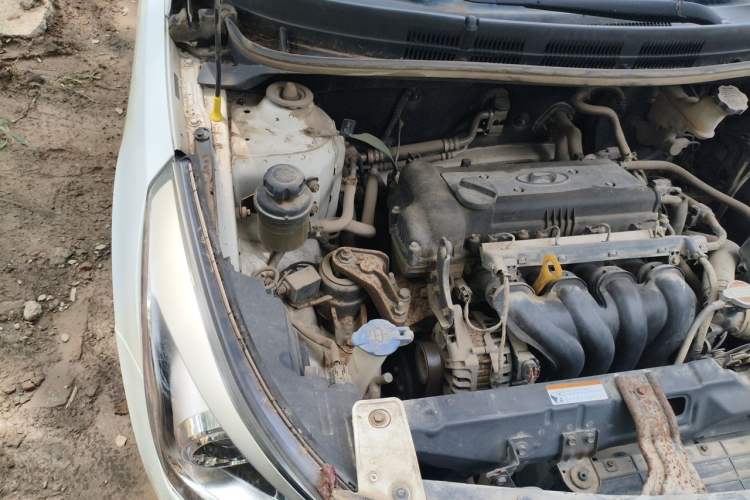 Used Hyundai Verna (older generation) 2014 1.4L Manual Top-Tier Model TOP Engine Bay Right