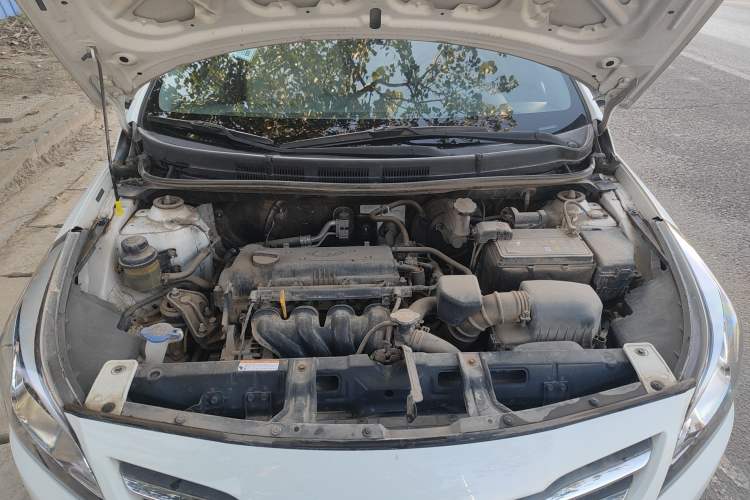 Used Hyundai Verna (older generation) 2014 1.4L Manual Smart GLS Trim Engine Bay