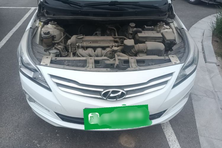 Used Hyundai Verna (older generation) 2014 1.4L Manual Smart GLS Trim Engine Bay