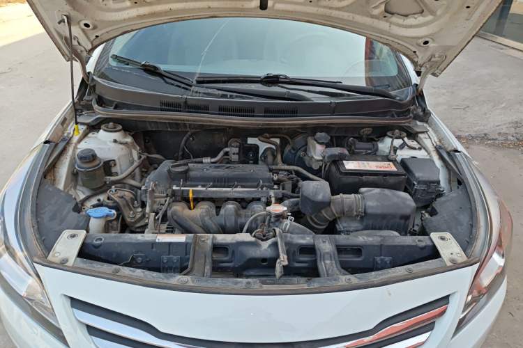 Used Hyundai Verna (older generation) 2014 1.4L Manual Smart GLS Trim Engine Bay