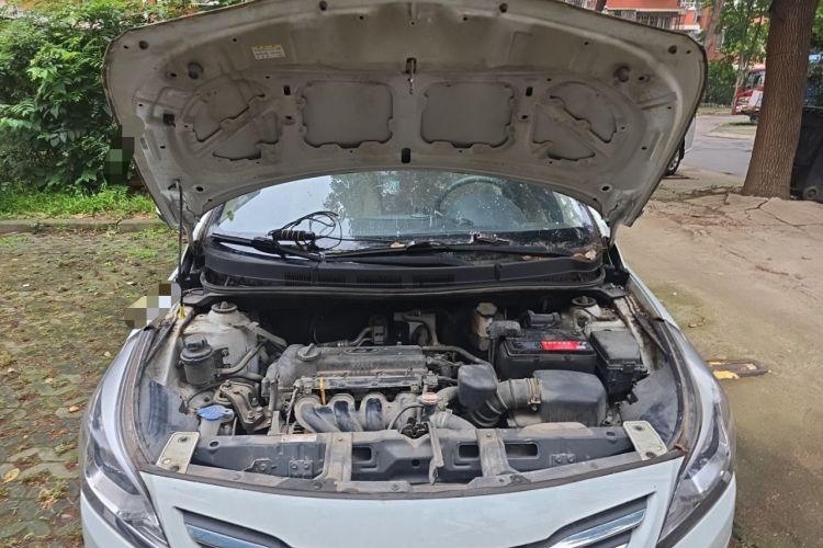 Used Hyundai Verna (older generation) 2014 1.4L Manual Smart GLS Trim Engine Bay
