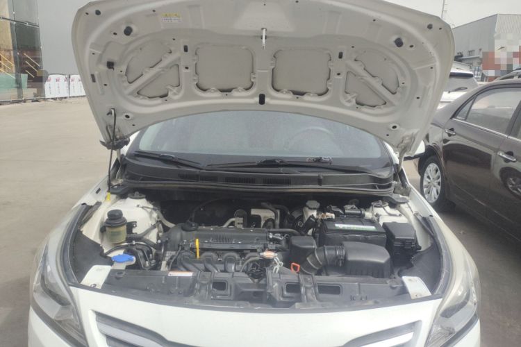 Used Hyundai Verna (older generation) 2014 1.4L Automatic Smart GLS Engine Bay