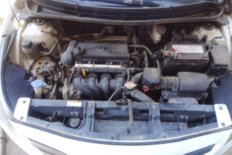 Used Hyundai Verna (older generation) 2014 1.4L Automatic Smart GLS Engine Bay