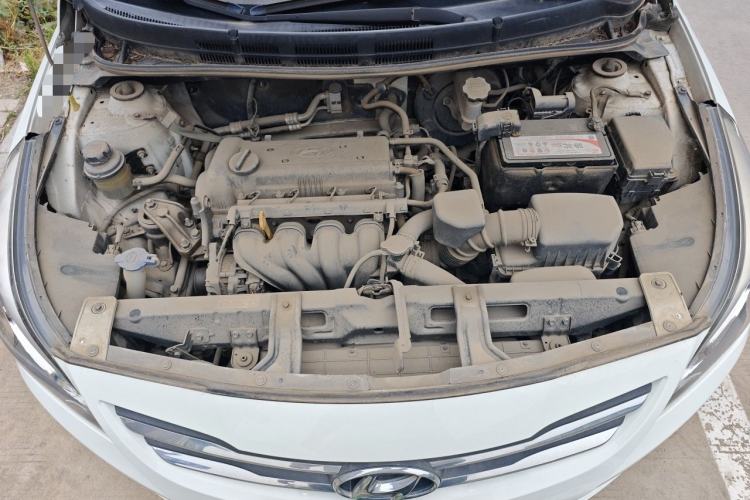 Used Hyundai Verna (older generation) 2014 1.4L Manual Smart GLS Trim Engine Bay