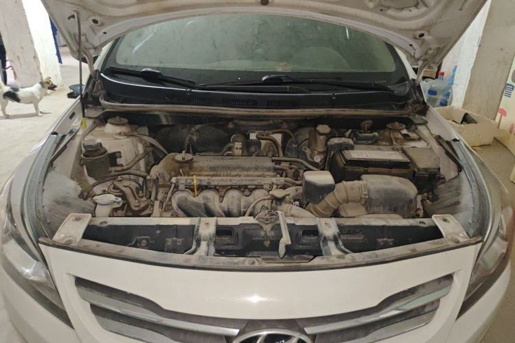 Used Hyundai Verna (older generation) 2014 1.4L Manual Smart GLS Trim Engine Bay
