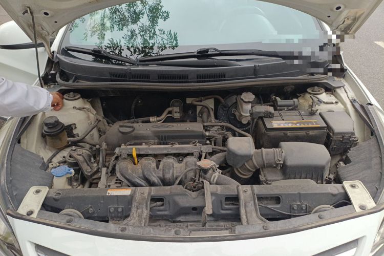 Used Hyundai Verna (older generation) 2014 1.4L Manual Smart GLS Trim Engine Bay