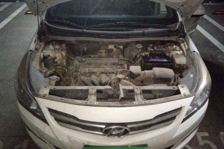 Used Hyundai Verna (older generation) 2014 1.4L Automatic Smart GLS Engine Bay