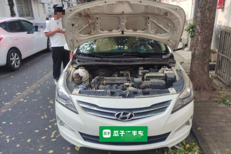 Used Hyundai Verna (older generation) 2014 1.4L Manual Smart GLS Trim Engine Bay