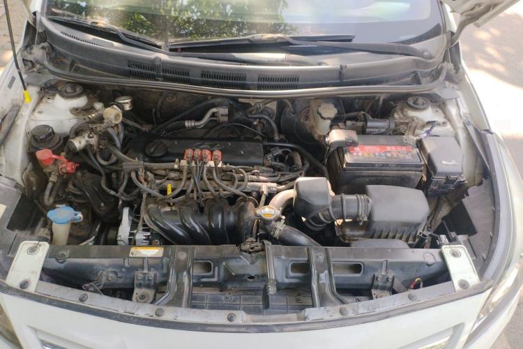 Used Hyundai Verna (older generation) 2014 1.4L Manual Top-Tier Model TOP Engine Bay