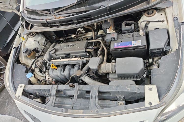 Used Hyundai Verna (older generation) 2014 1.4L Manual Smart GLS Trim Engine Bay