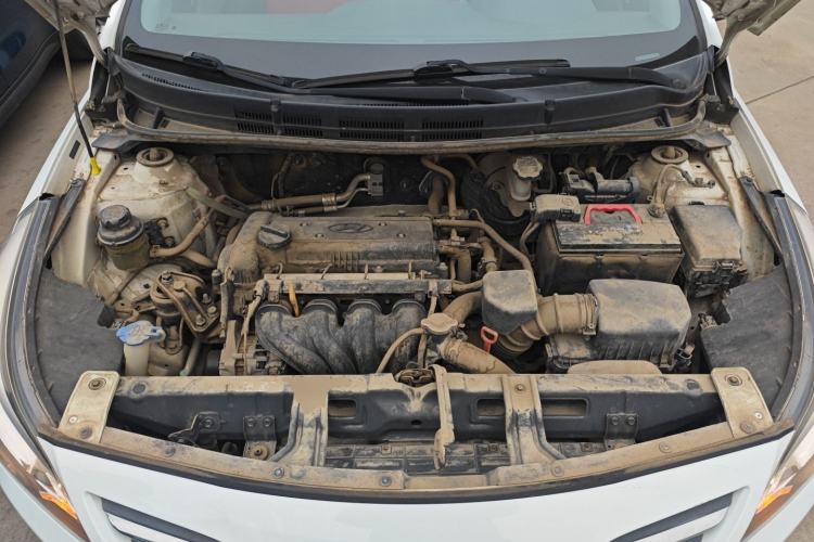 Used Hyundai Verna (older generation) 2014 1.4L Automatic Smart GLS Engine Bay