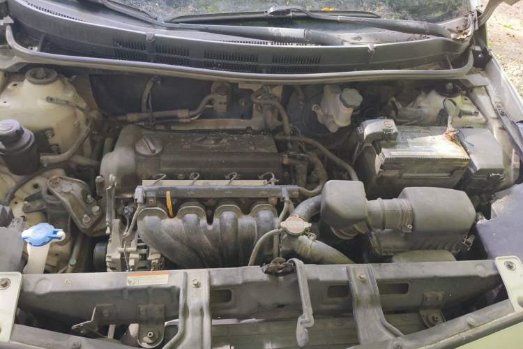 Used Hyundai Verna (older generation) 2014 1.4L Manual Smart GLS Trim Engine Bay