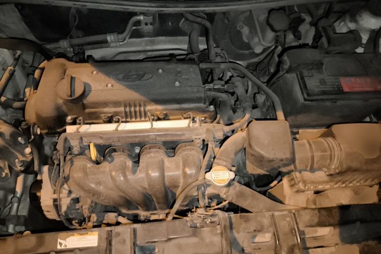 Used Hyundai Verna (older generation) 2014 1.4L Manual Smart GLS Trim Engine Bay