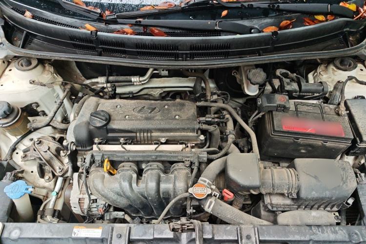 Used Hyundai Verna (older generation) 2014 1.4L Automatic Smart GLS Engine Bay