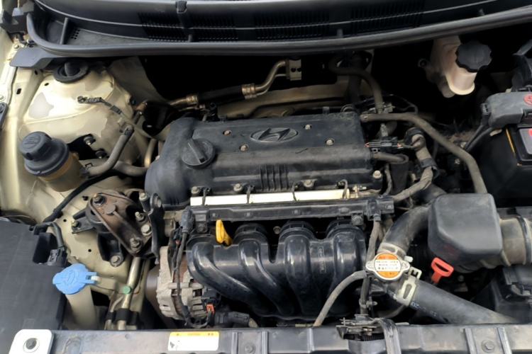 Used Hyundai Verna (older generation) 2014 1.4L Automatic Smart GLS Engine Bay