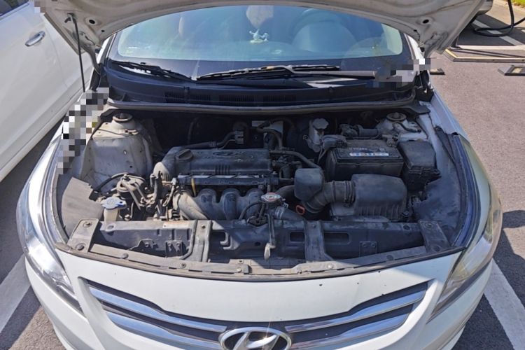 Used Hyundai Verna (older generation) 2014 1.4L Automatic Smart GLS Engine Bay