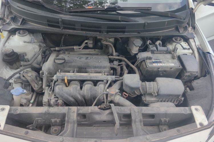 Used Hyundai Verna (older generation) 2014 1.4L Automatic Smart GLS Engine Bay