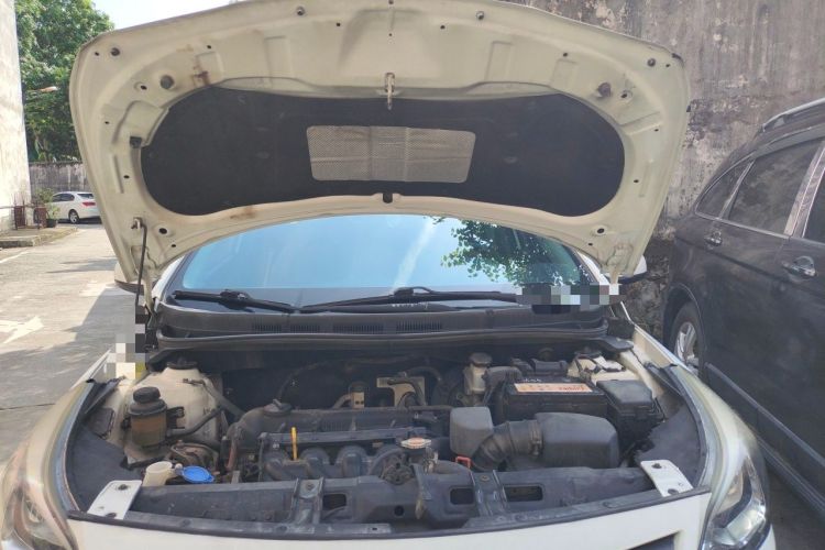 Used Hyundai Verna (older generation) 2014 1.4L Automatic Smart GLS Engine Bay