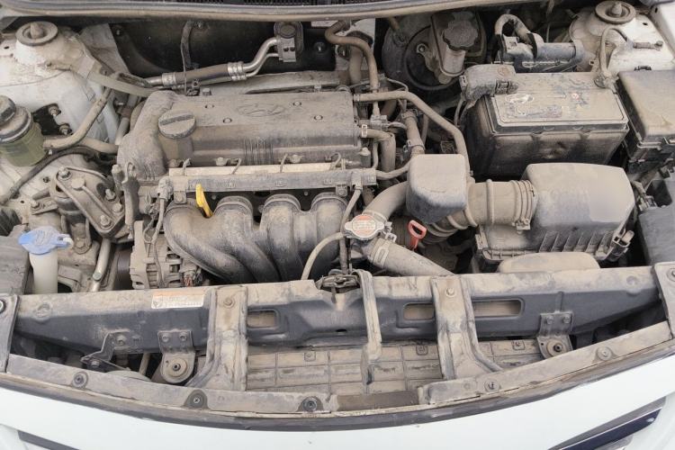 Used Hyundai Verna (older generation) 2014 1.4L Automatic Smart GLS Engine Bay