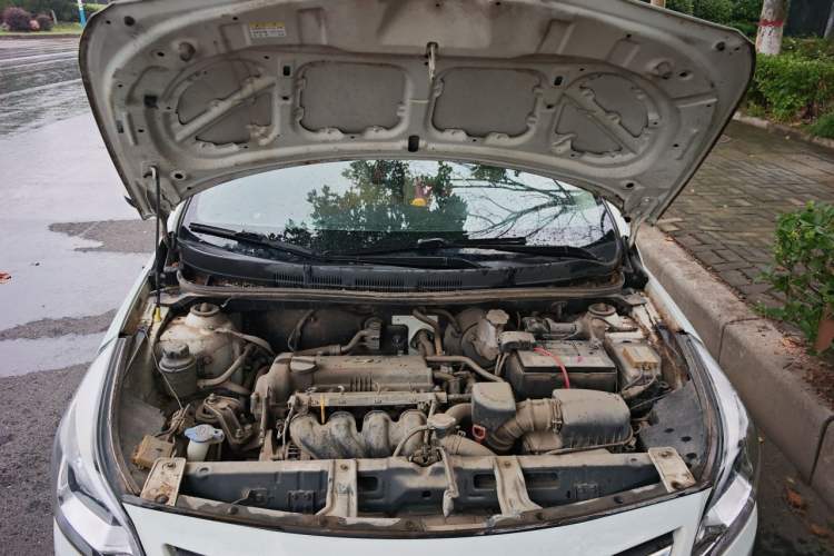 Used Hyundai Verna (older generation) 2014 1.4L Automatic Smart GLS Engine Bay