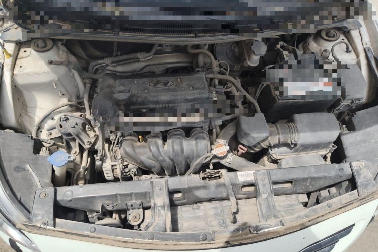 Used Hyundai Verna (older generation) 2014 1.4L Automatic Smart GLS Engine Bay
