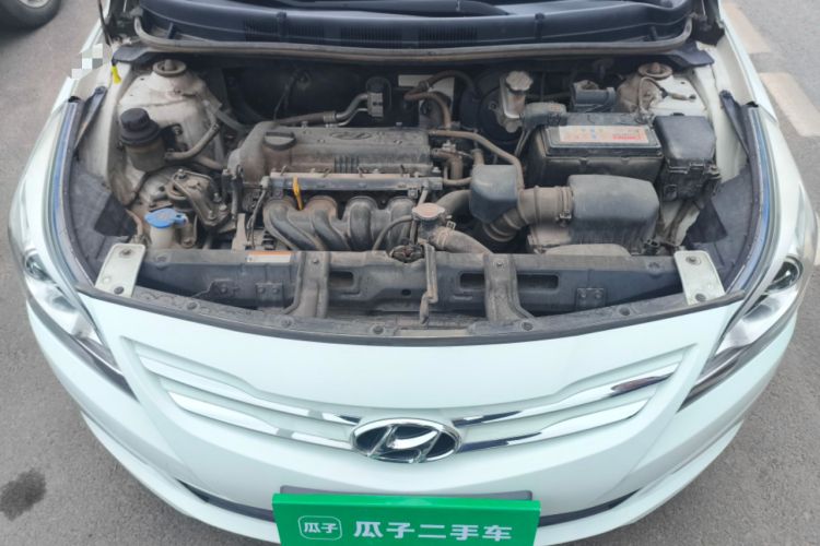 Used Hyundai Verna (older generation) 2014 1.4L Manual Top-Tier Model TOP Engine Bay