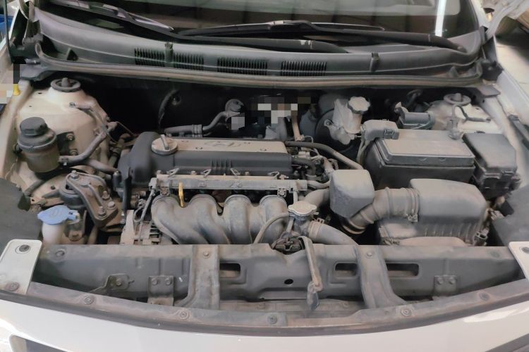Used Hyundai Verna (older generation) 2014 1.4L Manual Smart GLS Trim Engine Bay