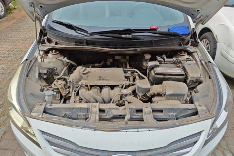Used Hyundai Verna (older generation) 2014 1.4L Automatic Smart GLS Engine Bay