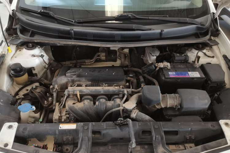 Used Hyundai Verna (older generation) 2014 1.4L Manual Smart GLS Trim Engine Bay