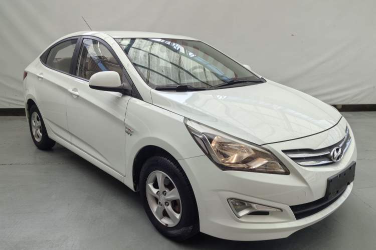 Used Hyundai Verna (older generation) 2014 1.4L Automatic Smart GLS Exterior 1