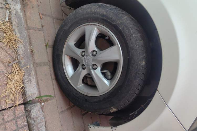 Used Hyundai Verna (older generation) 2014 1.4L Automatic Smart GLS Exterior 1