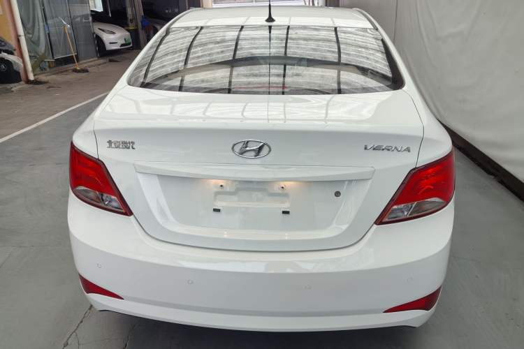 Used Hyundai Verna (older generation) 2014 1.4L Automatic Smart GLS Exterior 10