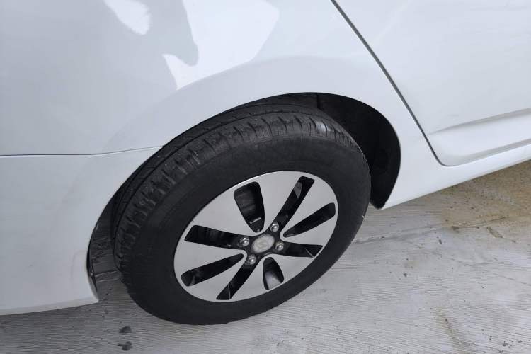 Used Hyundai Verna (older generation) 2014 1.4L Manual Smart GLS Trim Exterior 11