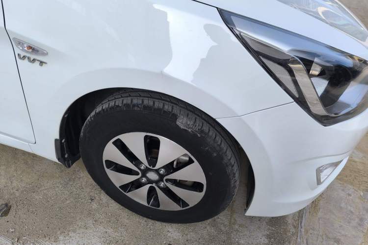 Used Hyundai Verna (older generation) 2014 1.4L Manual Smart GLS Trim Exterior 12