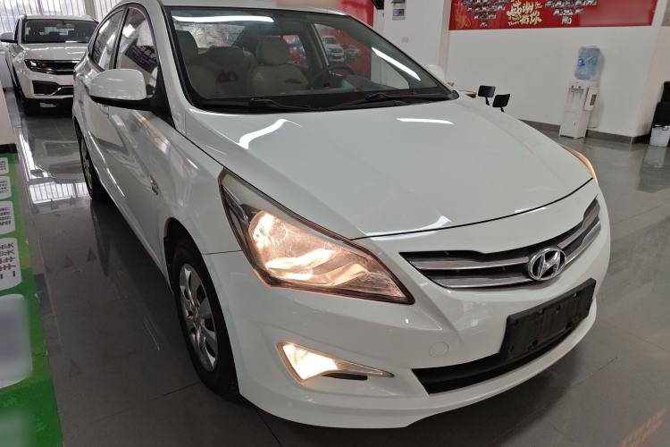 Used Hyundai Verna (older generation) 2014 1.4L Manual Smart GLS Trim Exterior 2