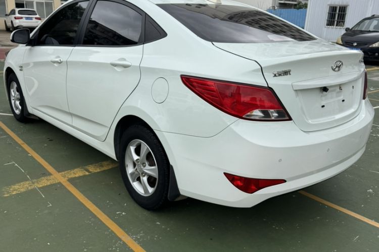 Used Hyundai Verna (older generation) 2014 1.4L Automatic Smart GLS Exterior 2