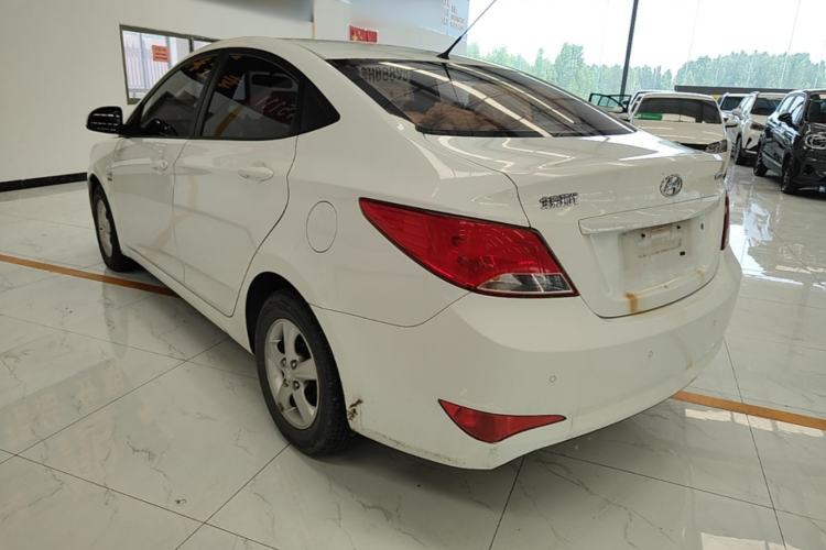 Used Hyundai Verna (older generation) 2014 1.4L Automatic Smart GLS Exterior 2