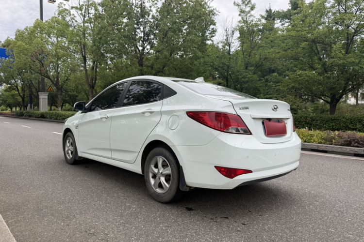 Used Hyundai Verna (older generation) 2014 1.4L Manual Smart GLS Trim Exterior 2