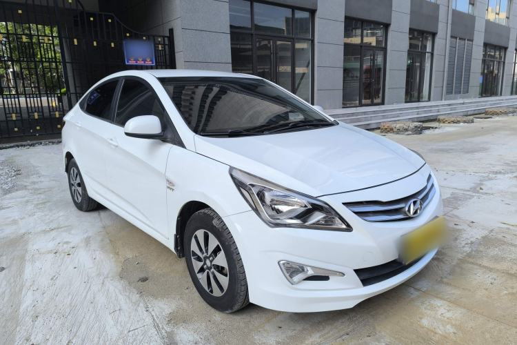Used Hyundai Verna (older generation) 2014 1.4L Manual Smart GLS Trim Exterior 2