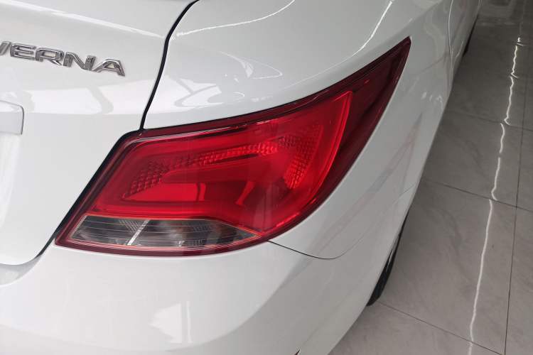 Used Hyundai Verna (older generation) 2014 1.4L Manual Smart GLS Trim Exterior 3