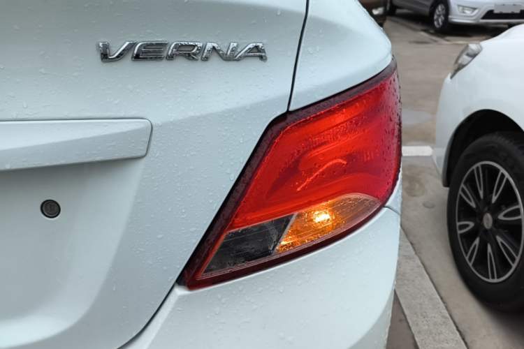 Used Hyundai Verna (older generation) 2014 1.4L Automatic Smart GLS Exterior 3