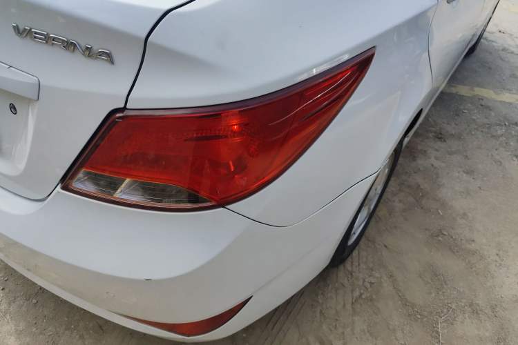 Used Hyundai Verna (older generation) 2014 1.4L Automatic Smart GLS Exterior 3