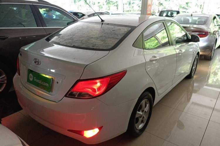 Used Hyundai Verna (older generation) 2014 1.4L Automatic Smart GLS Exterior 3
