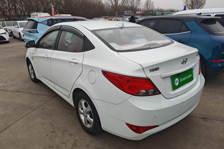 Used Hyundai Verna (older generation) 2014 1.4L Automatic Smart GLS Exterior 3