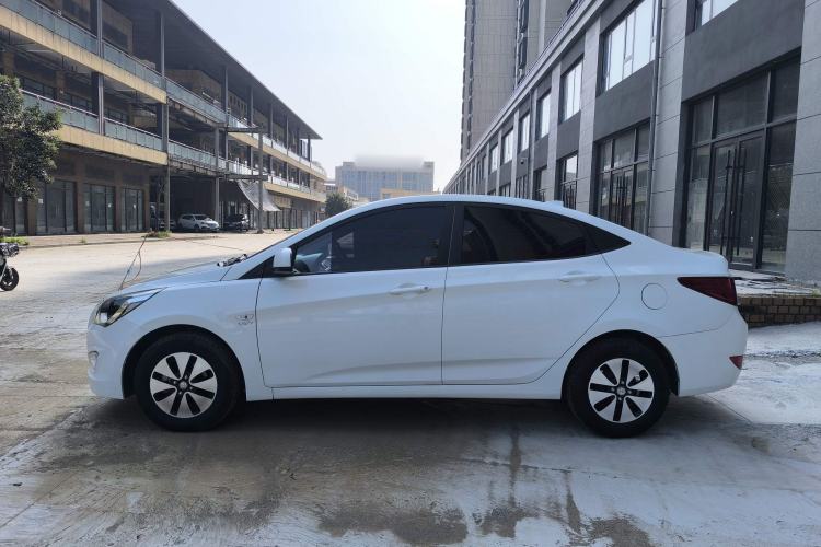 Used Hyundai Verna (older generation) 2014 1.4L Manual Smart GLS Trim Exterior 3