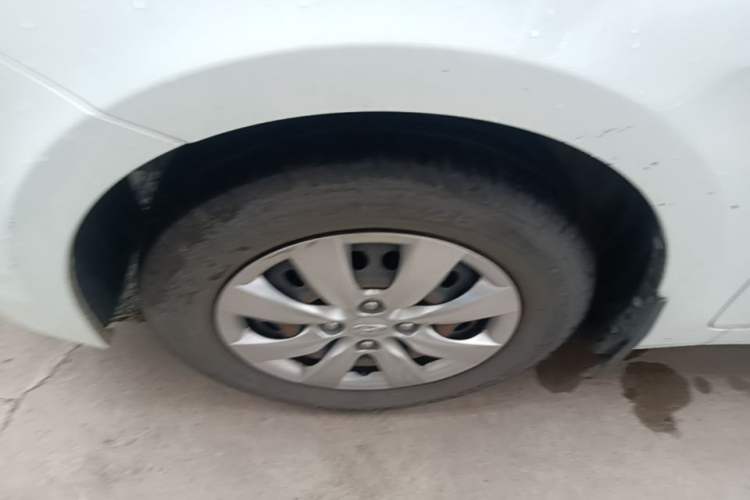 Used Hyundai Verna (older generation) 2014 1.4L Manual Smart GLS Trim Exterior 4