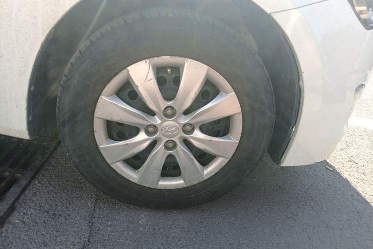 Used Hyundai Verna (older generation) 2014 1.4L Manual Smart GLS Trim Exterior 4